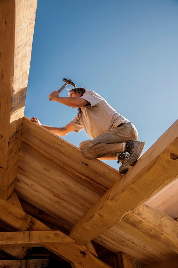 charpentier de toiture 83