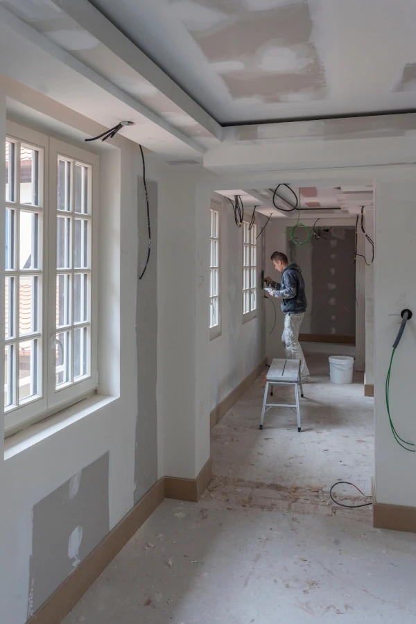 plaquiste dans le var